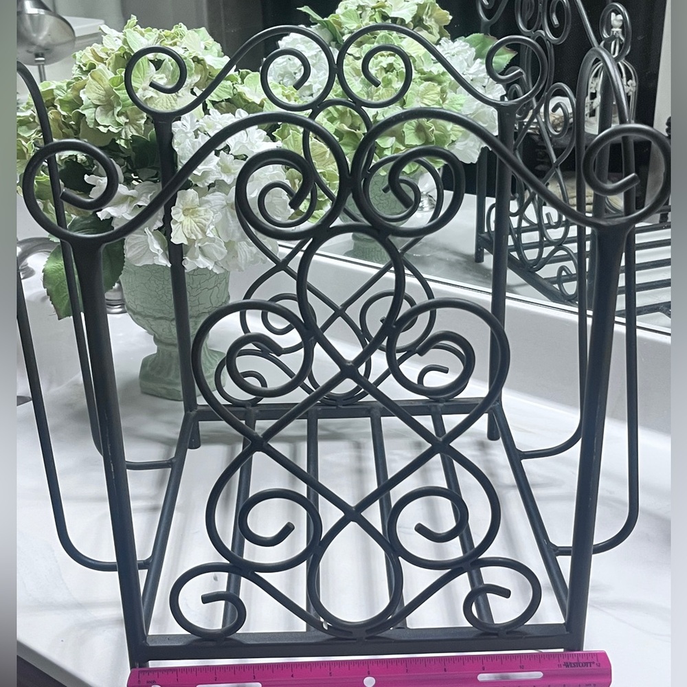 Southern Living at Home Magazine/Newspaper Rack -Black Wrought Iron